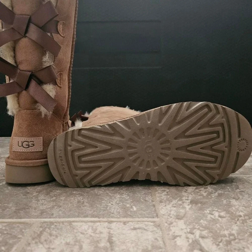 UGG Bailey Bow Tall II Women Boots‎ Size 6 Chestnut Suede Shearling 1016434